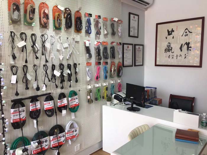 Zhongshan guochong lighting co.,ltd the first direct sales shop opened in GUZHEN.